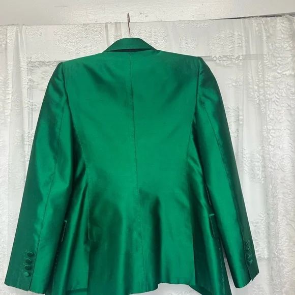 Elegant Green Suit - Picture 4 of 8